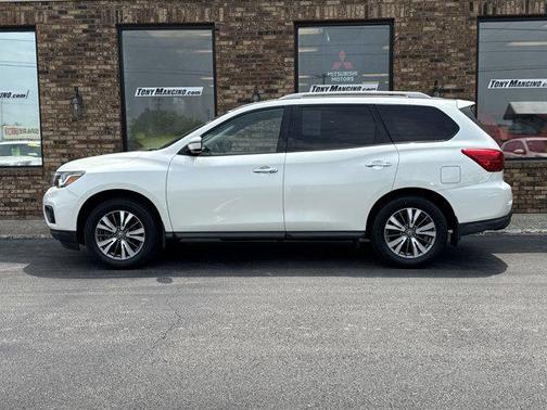 2018 Nissan Pathfinder SV