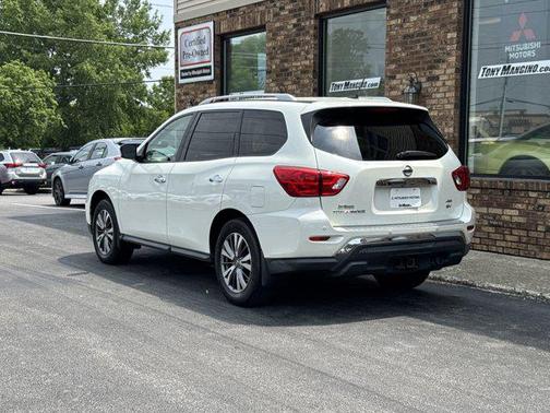 2018 Nissan Pathfinder SV