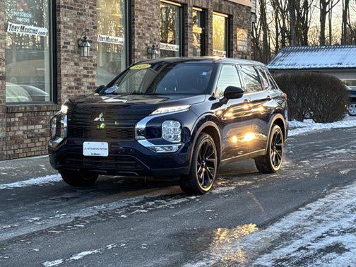 2022 Mitsubishi Outlander Black Edition S-AWC