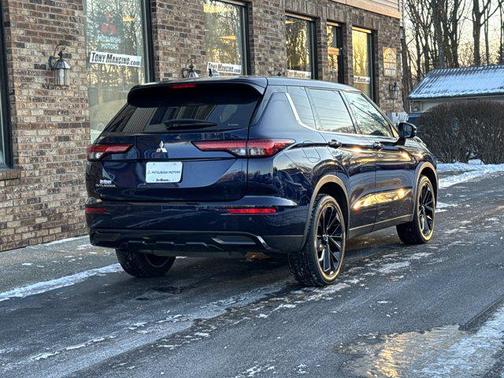 2022 Mitsubishi Outlander Black Edition S-AWC