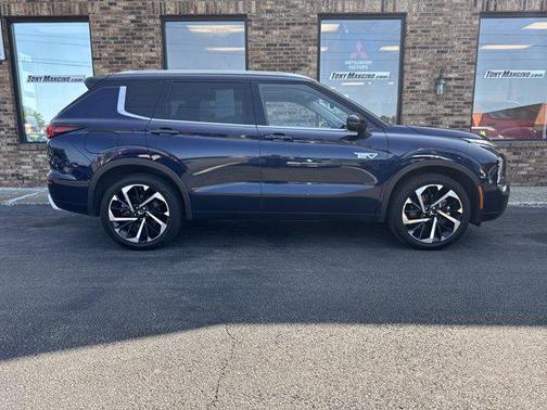 2023 Mitsubishi Outlander PHEV SEL
