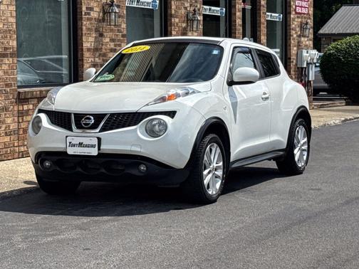 White Pearl 2014 Nissan Juke SL