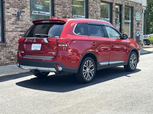 Photo 5 of 24 of 2017 Mitsubishi Outlander GT