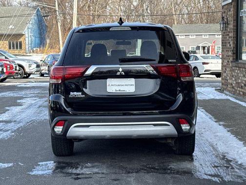 2020 Mitsubishi Outlander SE