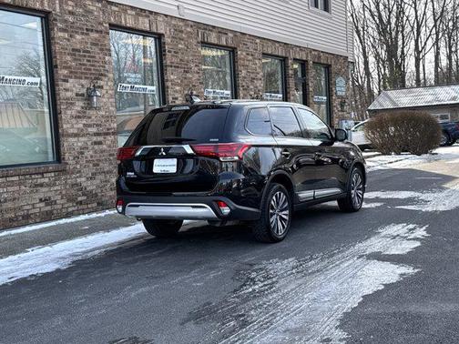 2020 Mitsubishi Outlander SE