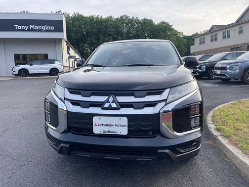 Labrador Black Pearl 2026 Mitsubishi Outlander Sport 2.0 ES