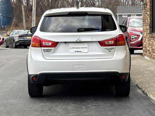 2016 Mitsubishi Outlander Sport 2.4 SE