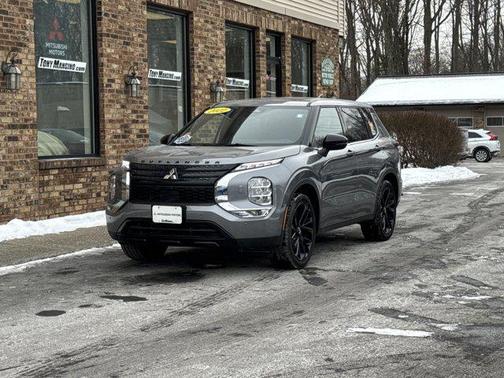 2022 Mitsubishi Outlander Black Edition S-AWC