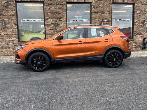 2022 Nissan Rogue Sport SV