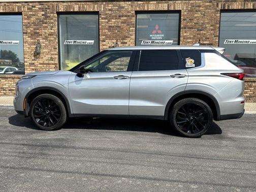 2022 Mitsubishi Outlander Black Edition S-AWC