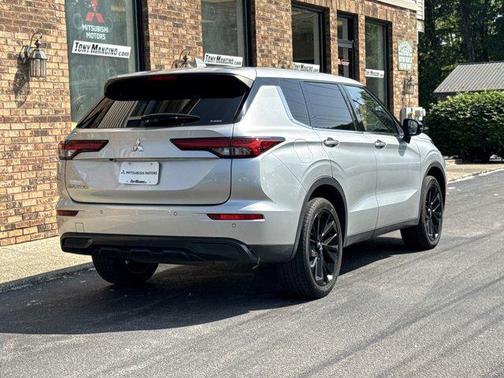 2022 Mitsubishi Outlander Black Edition S-AWC