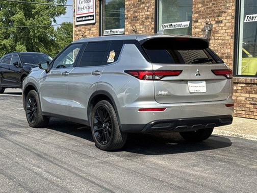 2022 Mitsubishi Outlander Black Edition S-AWC