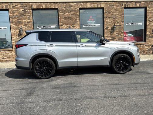 2022 Mitsubishi Outlander Black Edition S-AWC
