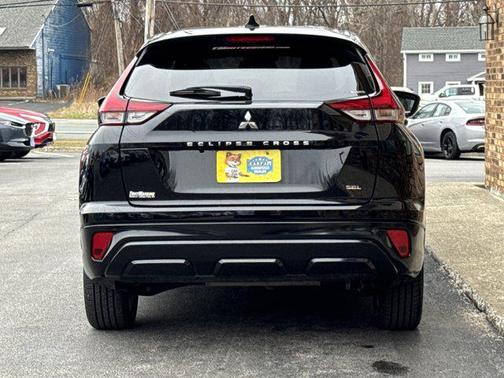 Labrador Black Pearl 2024 Mitsubishi Eclipse Cross SEL