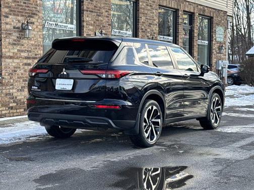 2022 Mitsubishi Outlander ES 2.5 S-AWC