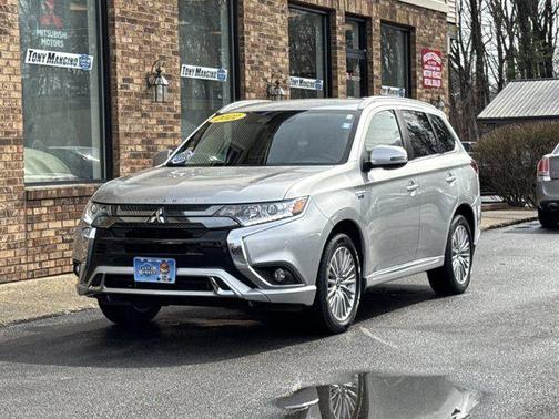 Alloy Silver Metallic 2022 Mitsubishi Outlander PHEV SEL