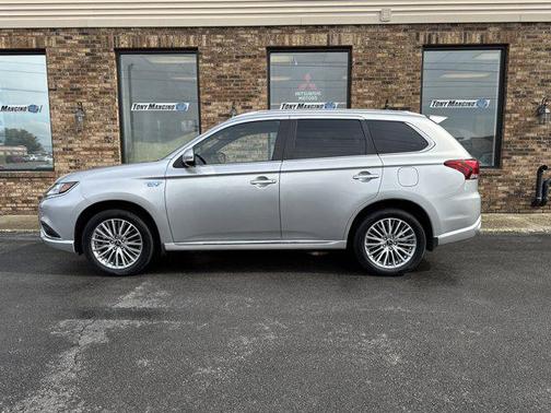 Alloy Silver Metallic 2022 Mitsubishi Outlander PHEV SEL