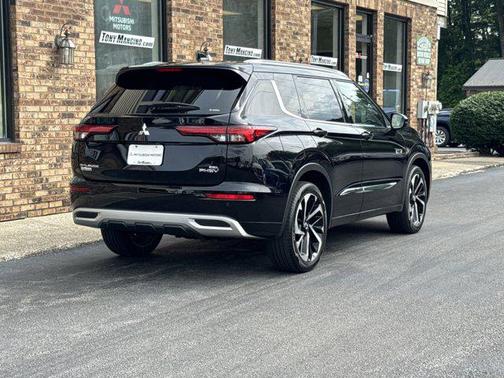 2023 Mitsubishi Outlander PHEV SEL