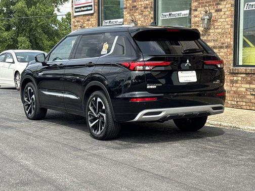 2023 Mitsubishi Outlander PHEV SEL