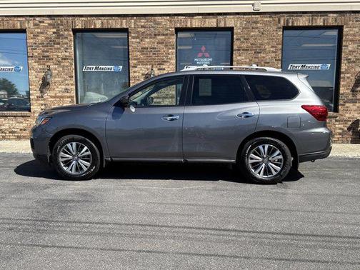 Gun Metallic 2020 Nissan Pathfinder S 4WD