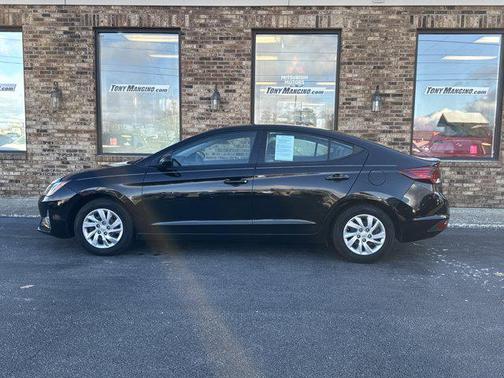 2019 Hyundai ELANTRA SE