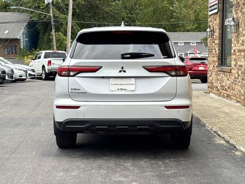 2022 Mitsubishi Outlander ES 2.5 S-AWC