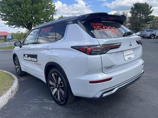 White Diamond With Black Roof 2026 Mitsubishi Outlander SEL 1.5T S-AWC