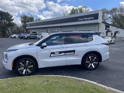 White Diamond With Black Roof 2026 Mitsubishi Outlander SEL 1.5T S-AWC