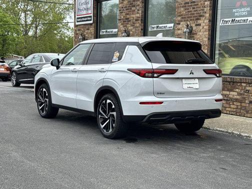 2022 Mitsubishi Outlander ES 2.5 S-AWC