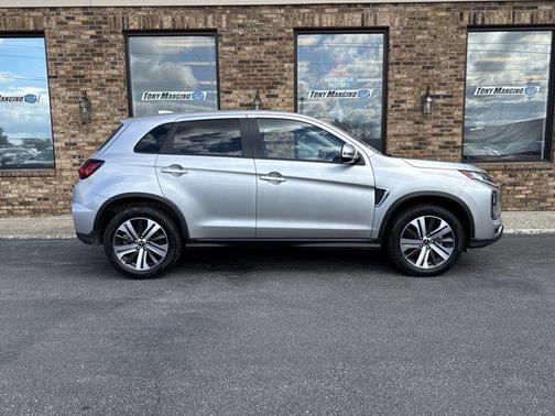 Alloy Silver Metallic 2025 Mitsubishi Outlander Sport SE