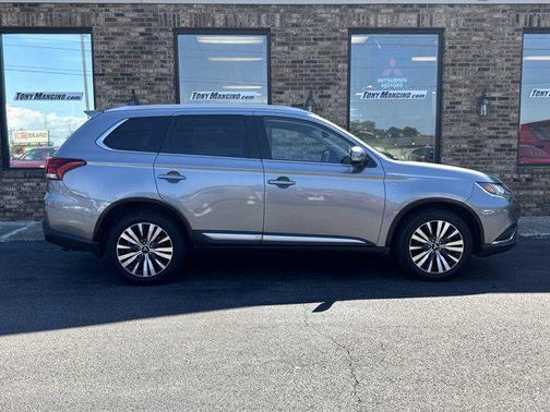 2020 Mitsubishi Outlander SE