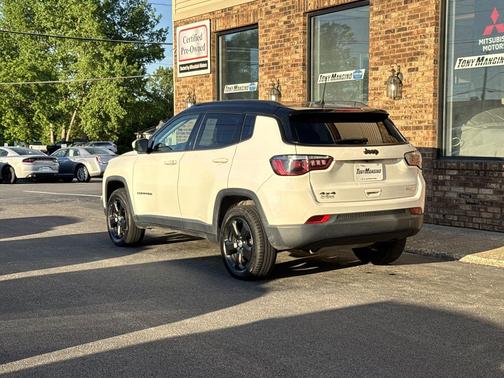 White Clearcoat 2018 Jeep Compass Latitude