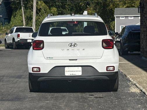 2020 Hyundai VENUE SEL