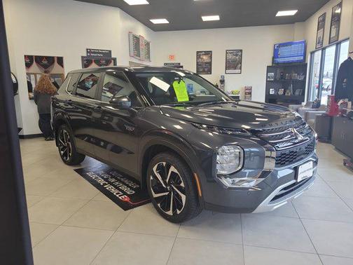 2025 Mitsubishi Outlander PHEV SE S-AWC