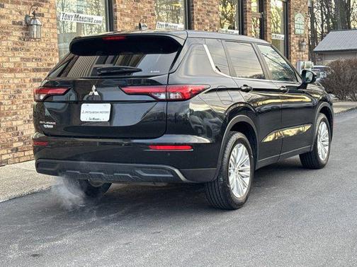2022 Mitsubishi Outlander ES 2.5 S-AWC