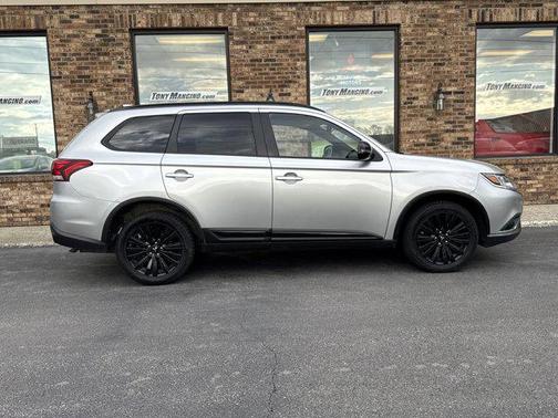 2020 Mitsubishi Outlander SE