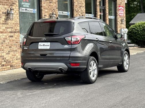 Magnetic Metallic 2018 Ford Escape SE