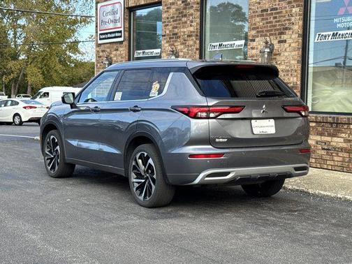 2022 Mitsubishi Outlander SEL Special Edition S-AWC