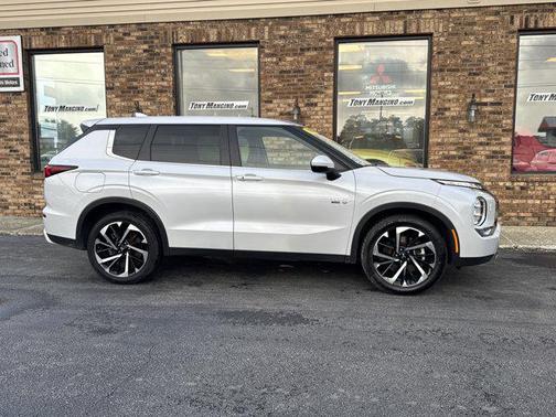 2023 Mitsubishi Outlander PHEV SE S-AWC