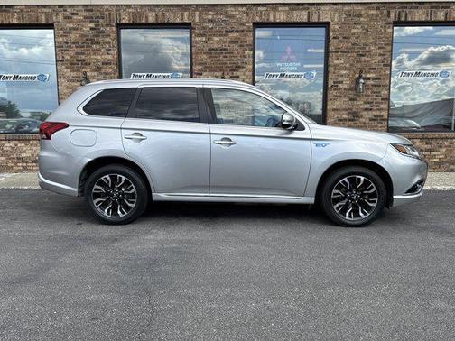 Alloy Silver Metallic 2018 Mitsubishi Outlander PHEV SEL