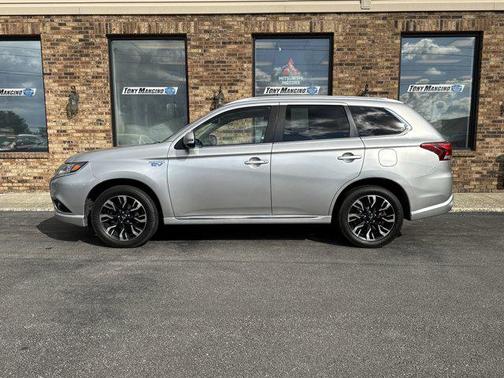 Alloy Silver Metallic 2018 Mitsubishi Outlander PHEV SEL
