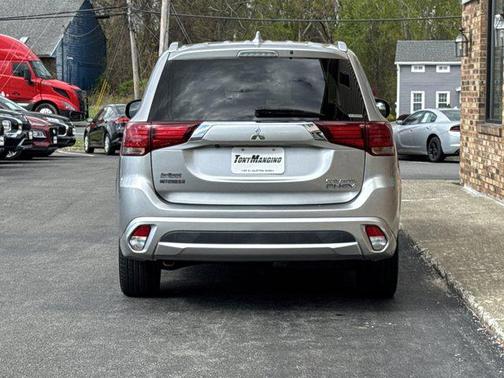 Alloy Silver Metallic 2018 Mitsubishi Outlander PHEV SEL