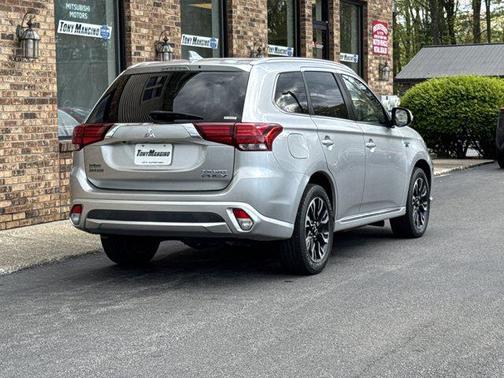 Alloy Silver Metallic 2018 Mitsubishi Outlander PHEV SEL
