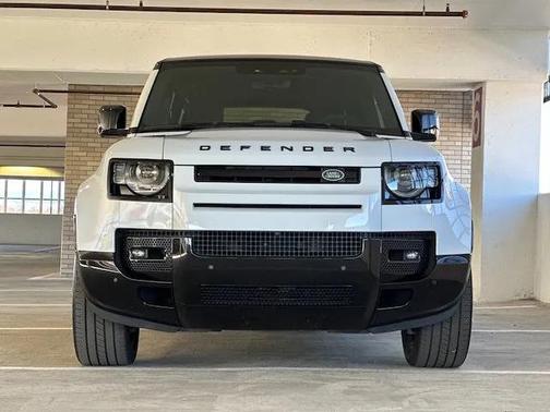 2022 Land Rover Defender 110 V8