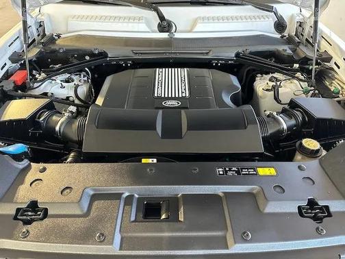 2022 Land Rover Defender 110 V8