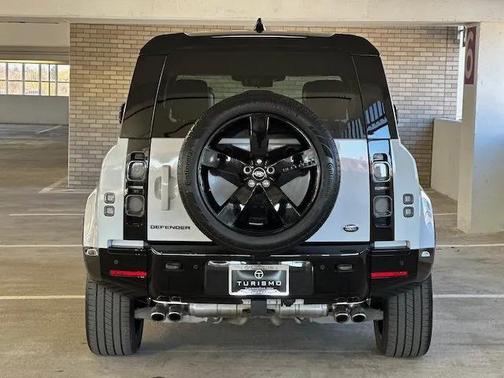 2022 Land Rover Defender 110 V8