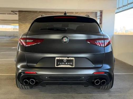 2022 Alfa Romeo Stelvio Quadrifoglio