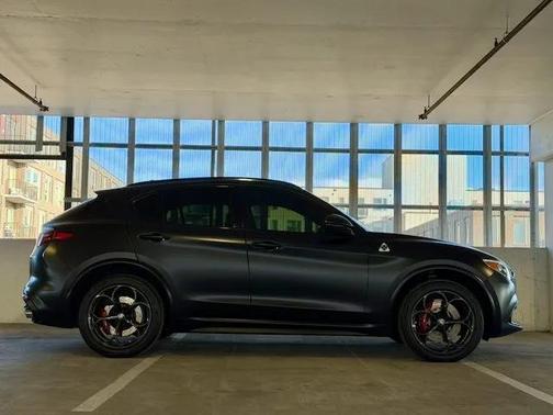 2022 Alfa Romeo Stelvio Quadrifoglio