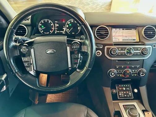 2015 Land Rover LR4 Base
