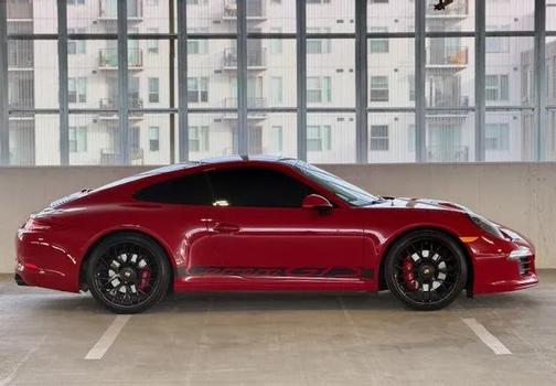 2015 Porsche 911 Carrera 4 GTS